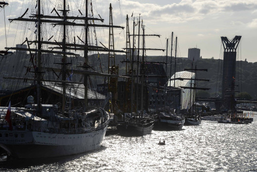 LA PARADE DES PLAISANCIERS (NAVIGATIONS)