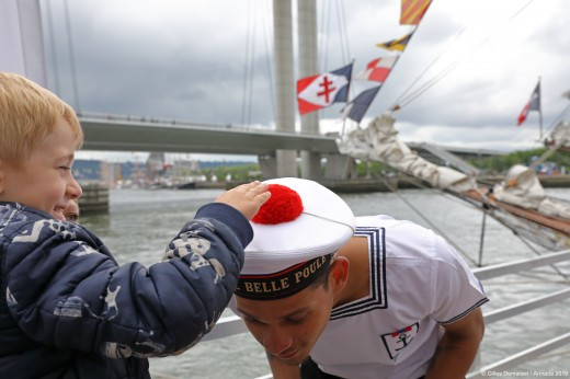 Visits by sailors to sick children